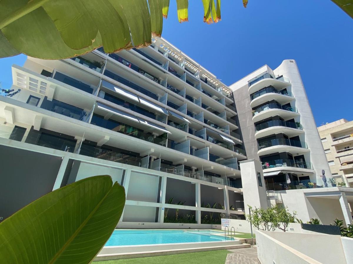 Sea View Apartment *